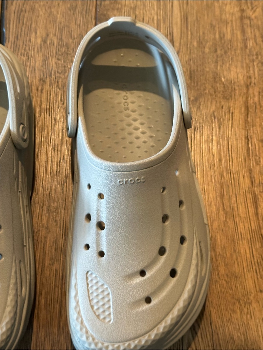 Crocs - Picture 3 of 15